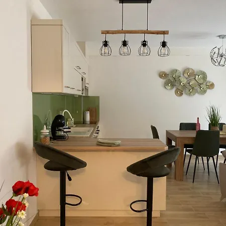 Armin Apartman Διαμέρισμα *